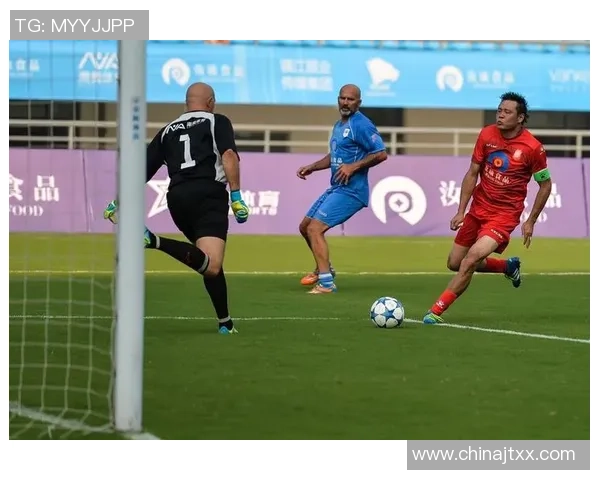 范志毅勇闯足球明星赛场展现实力与风采挑战各路传奇球员的精彩瞬间 范志毅勇闯足球明星赛场展现实力与风采挑战各路传奇球员的精彩瞬间